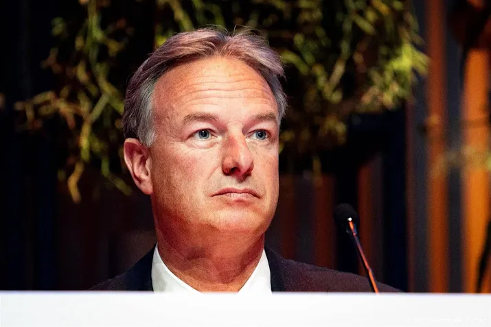 ing topman fusies en overnames nodig want er zijn te veel banken