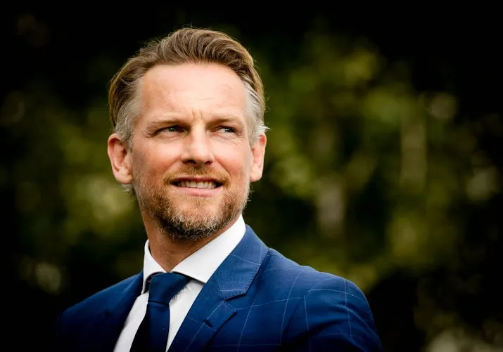 ingesproken bad banks trekt 525 000 kijkers