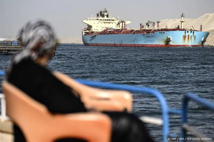 inkomsten suezkanaal gedaald door onrust rode zee