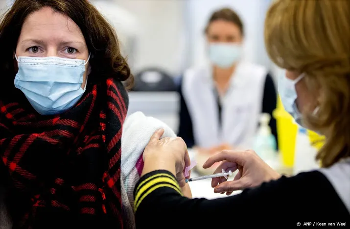 inmiddels 30 000 medewerkers acute zorg gevaccineerd