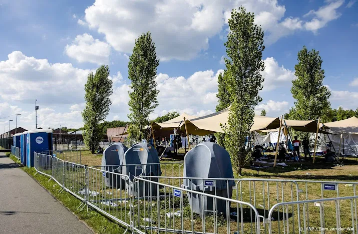 inspecties doen onderzoek naar dood baby in noodopvang ter apel