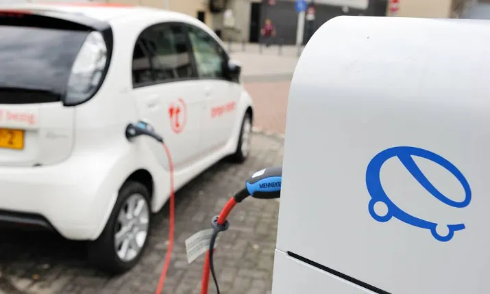 interesse in elektrische auto blijft gelijk