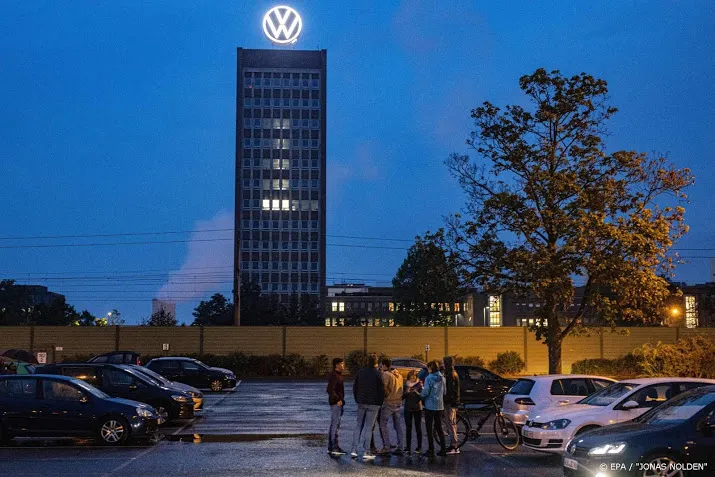 inval bij kantoren volkswagen om dieselfraude