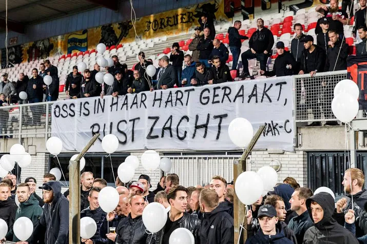 inwoners oss in stadion bijeen voor herdenking