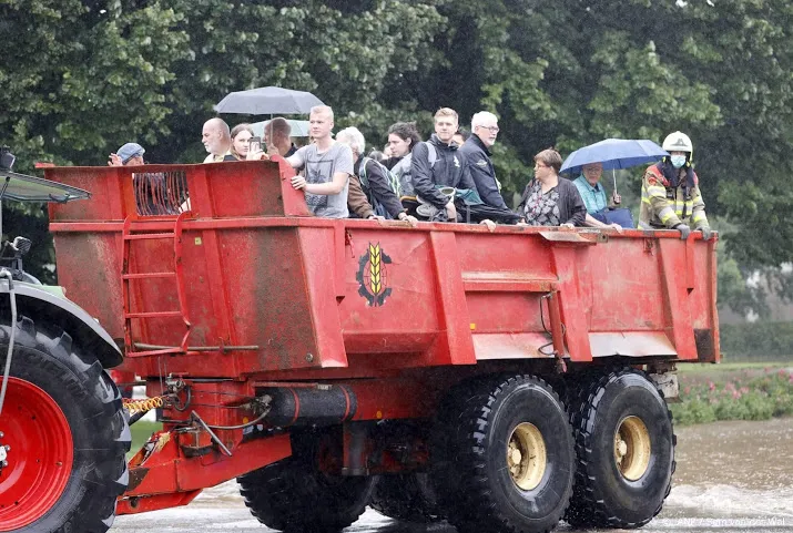 inwoners roosteren en omliggende dorpen moeten huizen uit