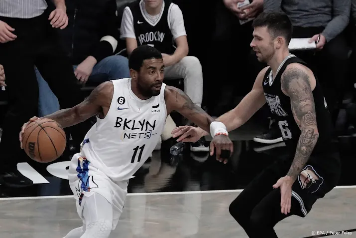 irving viert terugkeer na schorsing met winst voor nets in nba