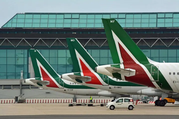 italie overweegt belang in alitalia