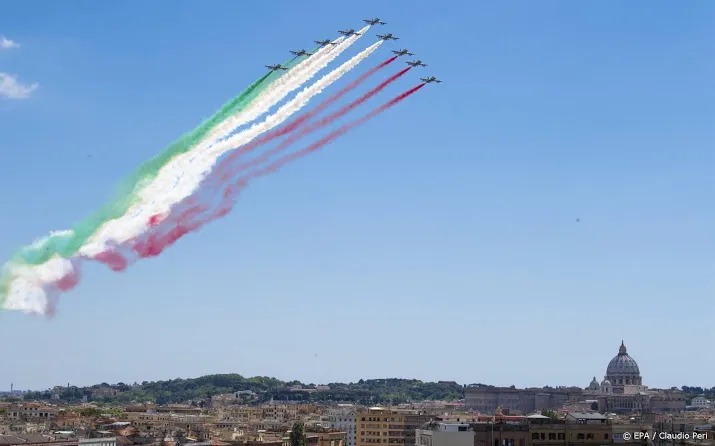 italie past begroting aan om dreigende straf