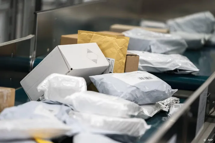jaarlijks 87 miljoen kilo karton plastic en papier thuisbezorgd