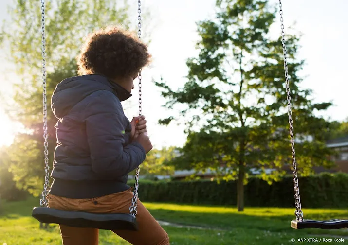 jaarlijks verliezen zon 12 000 kinderen en jongeren een ouder