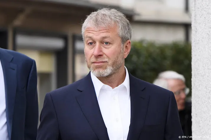 jacht abramovitsj in nederland in onderhoud stelt the guardian