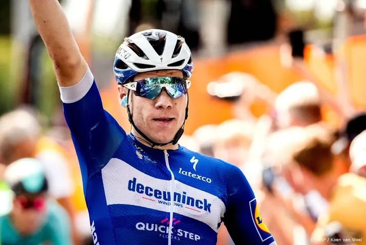 jakobsen sprint naar ritzege in vuelta