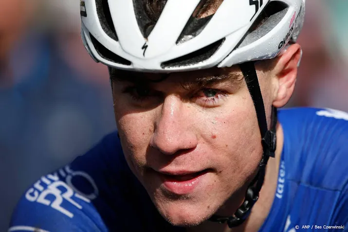 jakobsen sprint naar zege in tweede rit ronde van hongarije