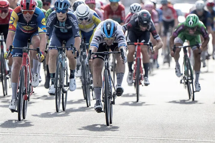 jakobsen spurt nu wel naar ritzege in ronde van denemarken