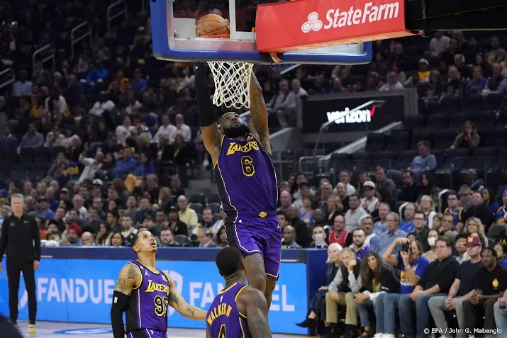 james als tweede basketballer door grens van 38 000 punten in nba