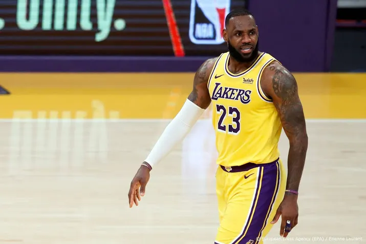 james bezorgt basketballers la lakers achtste uitzege op rij