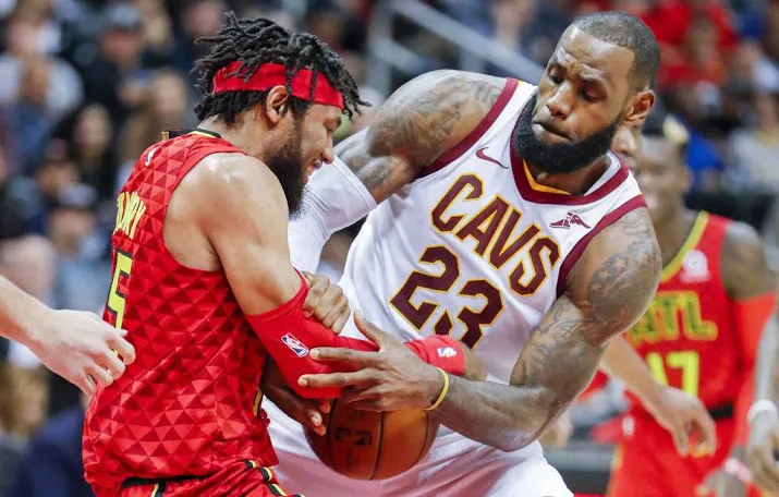 james houdt cleveland in spoor van celtics