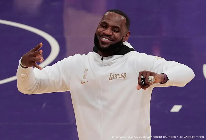 james leidt basketballers la lakers langs rockets van boze harden