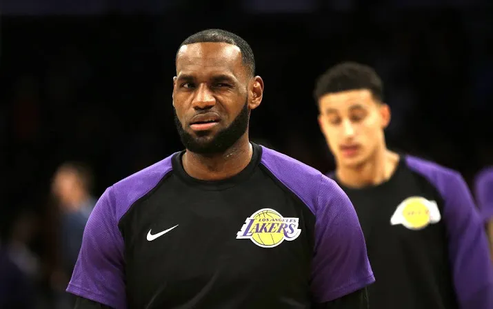 james leidt la lakers langs mavericks