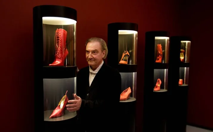 jan jansen toont zijn schoenen in apeldoorn