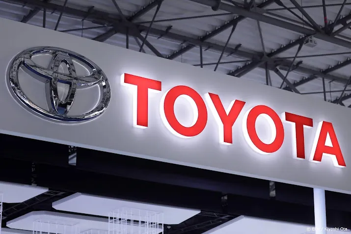 japanse krant toyota snijdt diep in productie vanwege chiptekort