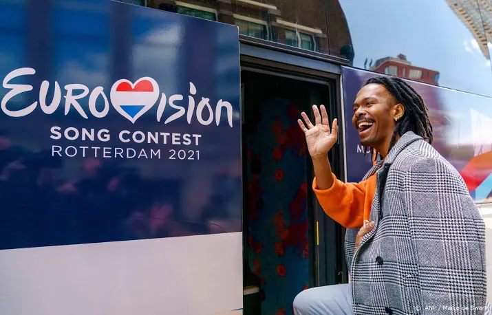 jeangu macrooy moe maar voldaan terug naar amsterdam