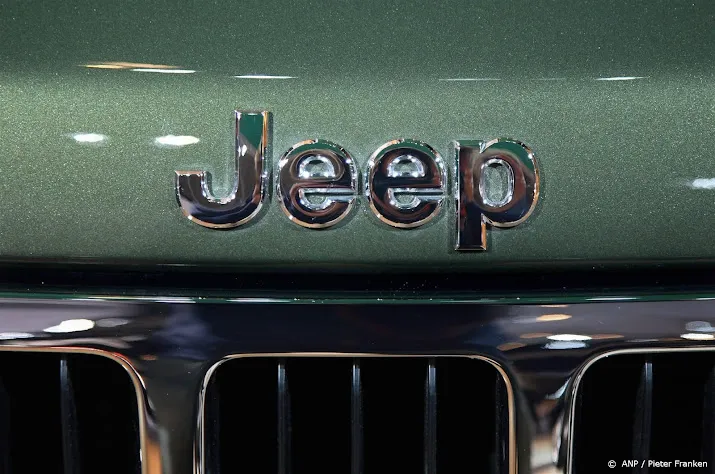 jeep roept wereldwijd 219 000 cherokees terug wegens brandgevaar