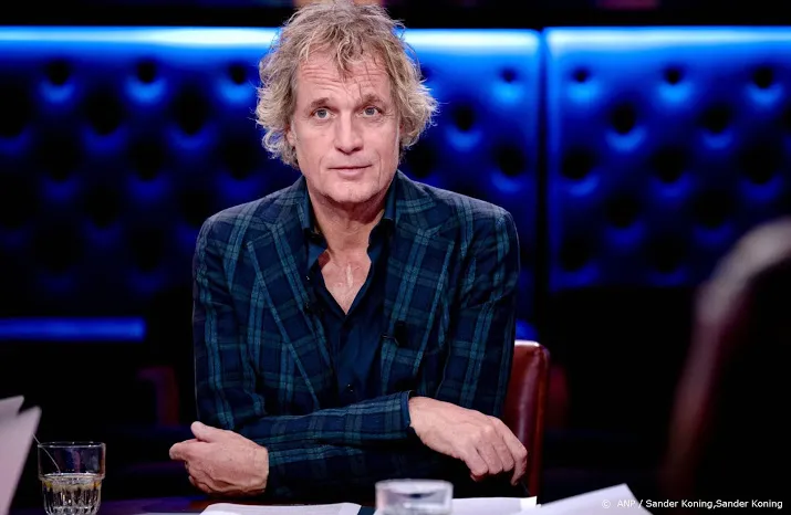 jeroen pauw presenteert extra op1 over peter r de vries