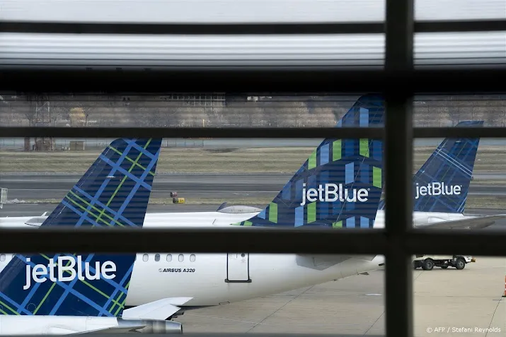 jetblue klaagt over krimp schiphol wil dat vs klm aanpakken