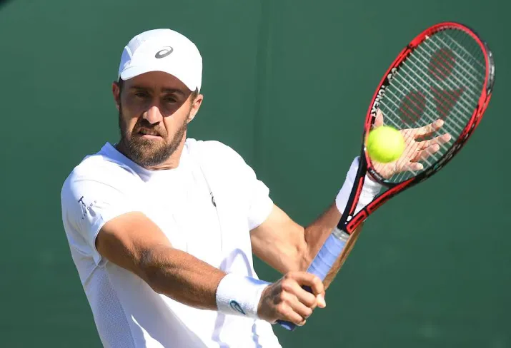 johnson wint in eigen land vierde tennistitel