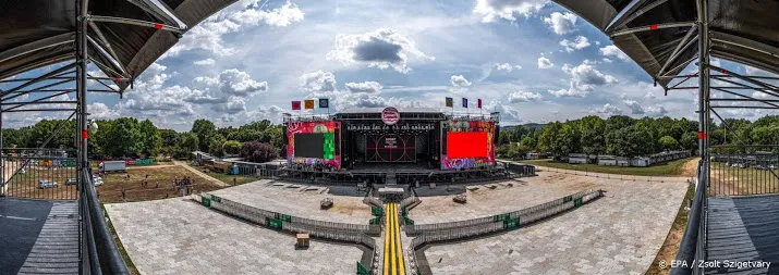 jonge klimaatactivisten op hoofdpodium sziget