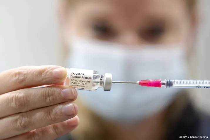 jongeren kunnen tweede prik eerder laten zetten
