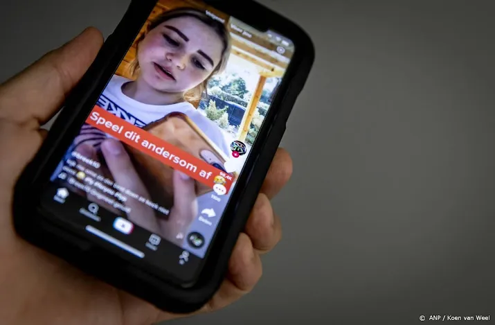 jongeren slapen langer en beter met regels over smartphonegebruik