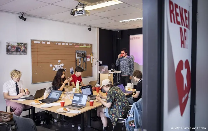jongerenorganisatie rood gaat herbezinnen na scheiding met sp