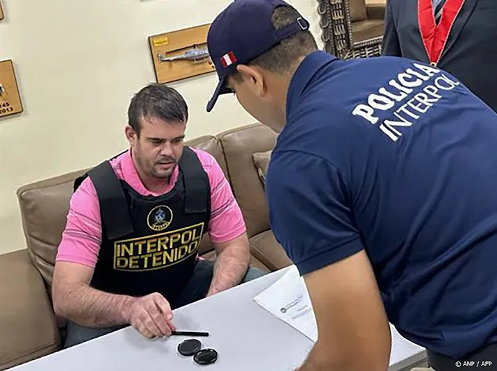 joran van der sloot aangevallen in gevangenis peru