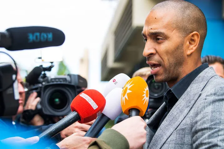 jos b mag geen contact met buitenwereld