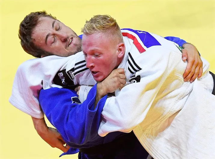 judoka de wit begint ek met zege