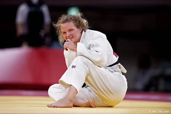 judoka van dijke geopereerd aan elleboog wk niet in gevaar