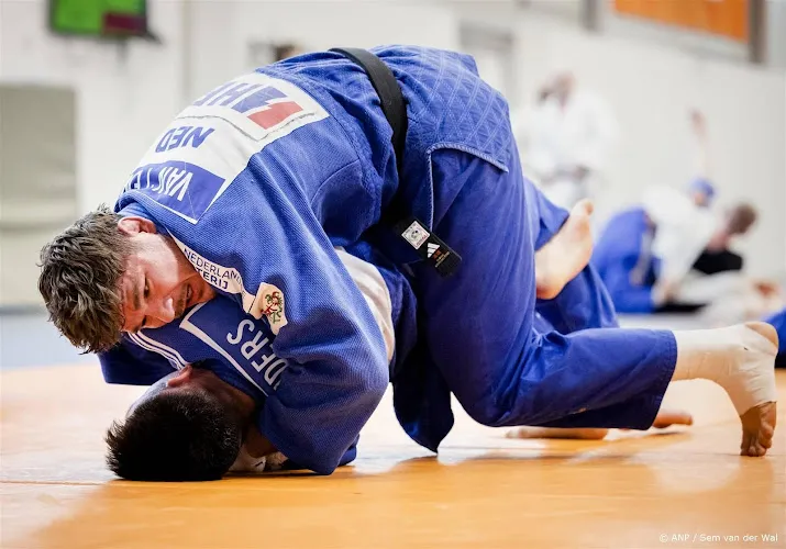 judoka van t end staat na twee zeges op wk in achtste finales
