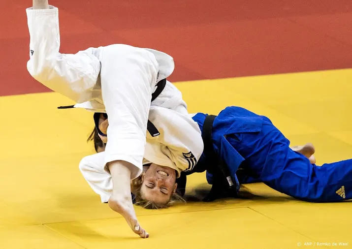 judokas polling en van dijke naar laatste vier op ek