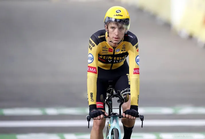jumbo visma zegt klassementsplannen met bennett in giro vaarwel