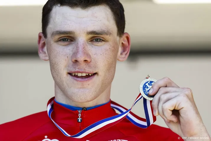 jumbo visma zonder van aert met dekker in dwars door vlaanderen