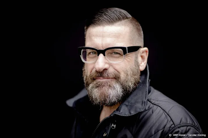 jurgen van den berg houdt pleidooi voor medium radio bij afscheid