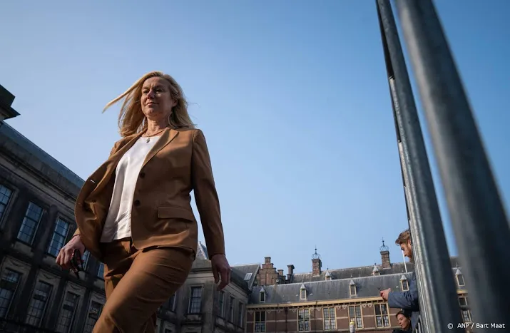 kaag wil nieuwe verkenner met gezag en afstand tot de partijen