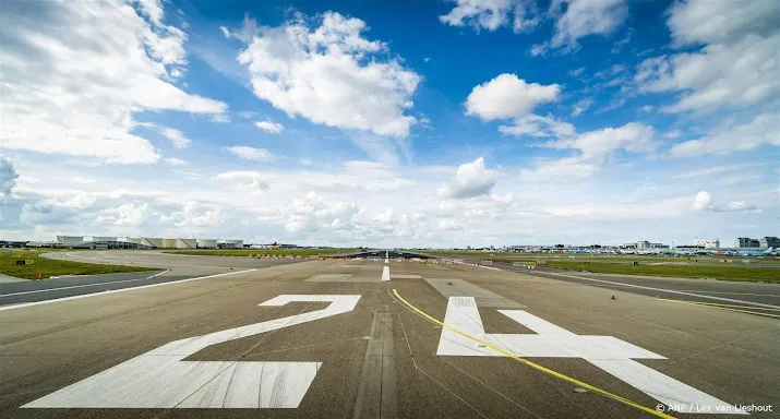 kaagbaan op schiphol negen weken dicht om onderhoud