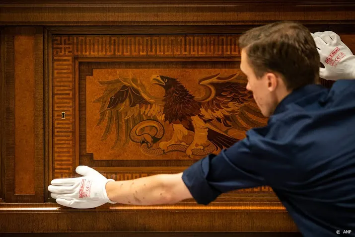 kaarten voor expo nazi design vliegen weg