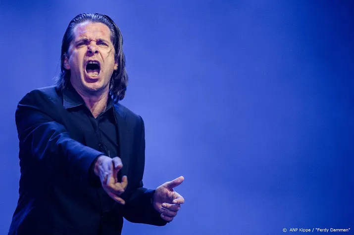 kaarten voor langverwachte show hans teeuwen vliegen weg