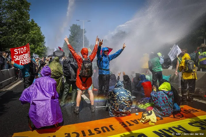 kabinet aan xr actievoerders demonstreer op plek waar het mag