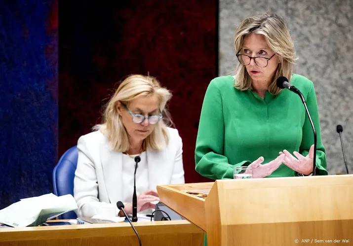 kabinet gaat vanaf 1 juli meer stukken met kamer delen