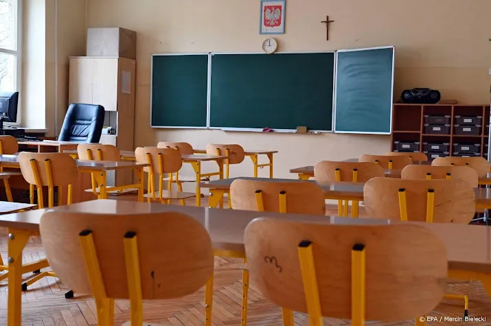 kabinet haalt ingrepen uit coronawet scholen niet zomaar dicht